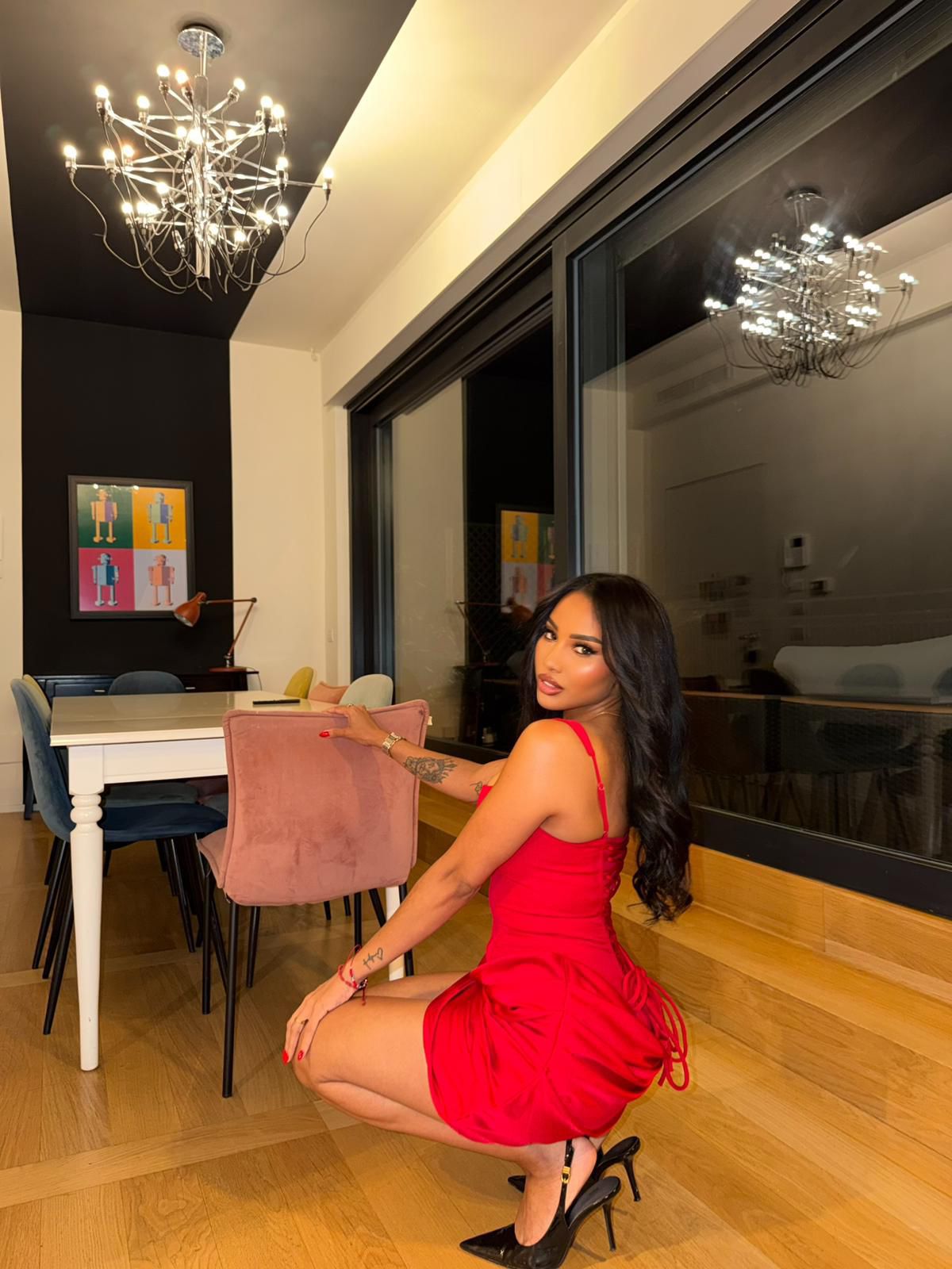 Escort - VANESSA - Ibiza Tops